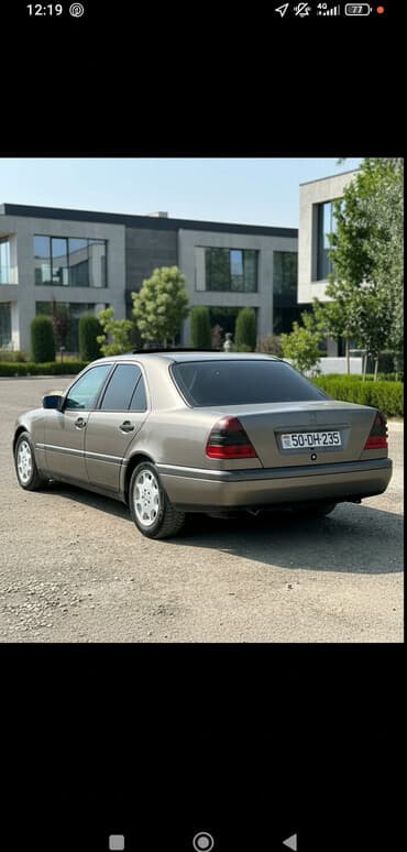 e 124: Mercedes-Benz C-Class: 1.8 l | 1994 il Sedan — 1