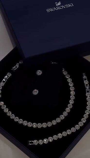 Dəstə daxildir: Sırğa, Bilərzik, Sep, Swarovski, 925 Əyar