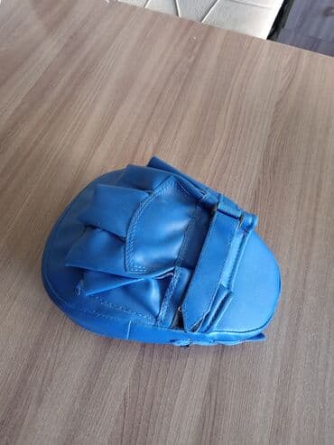 детские вратарские перчатки: Adidas boks əlcəkləri və MK Sports zərbə yastığı dəsti. Əlcəklər mavi — 5