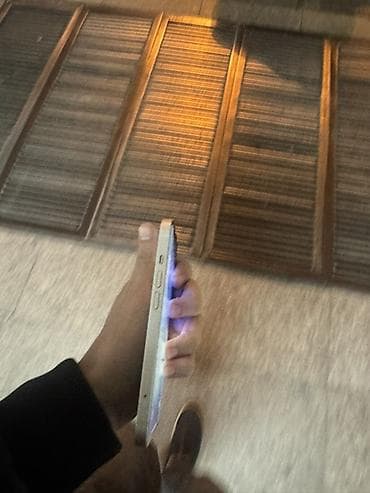 ipad 10th generation: IPhone 13, Ağ, Face ID — 3