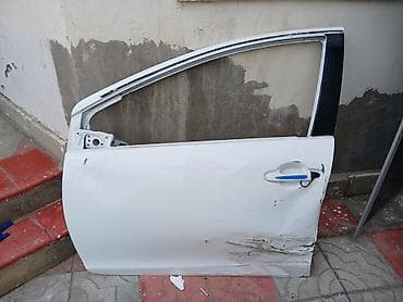 ford masin satisi: Toyota aqua sol wofer qabag qapi eteynde duzelen zedesi var — 1