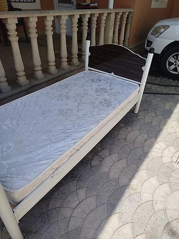 Tək nəfərlik metal çarpayı və döşək dəsti - Ölçü: təxmini 90x190 sm — 2