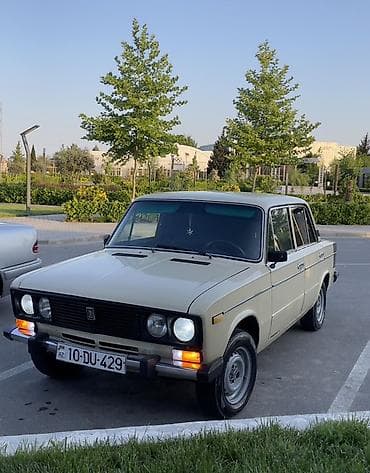 VAZ 2106 sedan – klassik “Jiquli” dizaynı ilə bej rəngdə. Hec bir