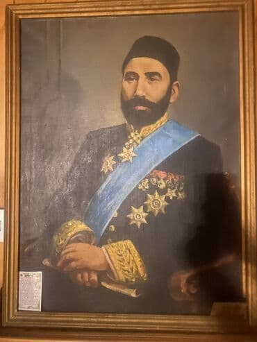 Yağlı boya portret tablo - Mövzu: Məmur-müharibə ordenləri ilə təltif