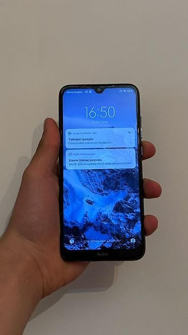 Xiaomi Redmi smartfon - Ekran: 6.26" (təxmini) HD+ IPS, damla-tip ön