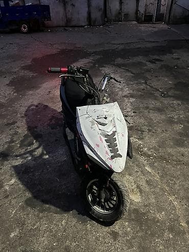 Мопеды, скутеры: Şəhər içi gediş-gəliş üçün yığcam və praktik skuter. Xüsusiyyətlər: - — 1