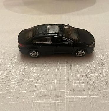 şaxta baba oyuncagi: Metall oyuncaq maşın – sedan model - Material: tökmə metal gövdə — 3