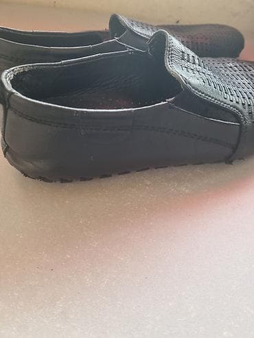 Мокасины и лоферы: Təmiz dəri ayaggabi 
yay ücün. 140 manata alinib. 
səligəli galib — 6