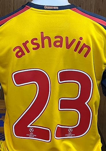 arsenal: Orijinal Arsenal formasi S olcu, Arshavin 23 nomre — 2
