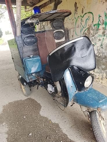 w210 qanad: Yükdaşıma üçün üçtəkərli motoskuter (kargo skuter) - Gövdə: qabaqda — 3