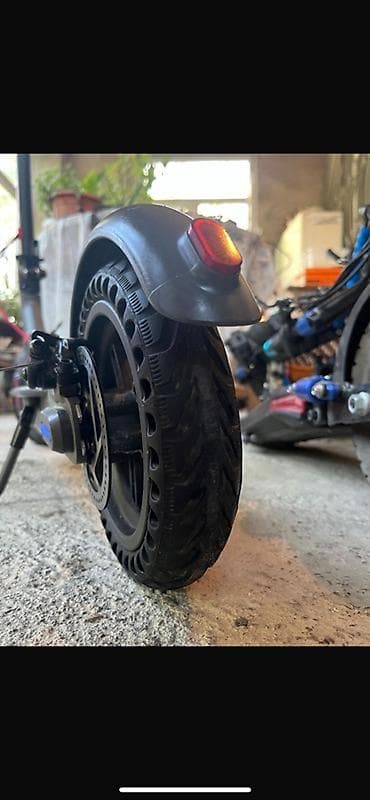 elektrik skuter satilir: Porodo elektrik skuter Batareka dəyişilməlidir qalan hərşey işləkdir — 5