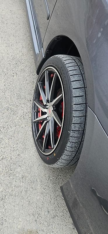 mercedes e 220: - Rəng: qara/polad effektli ön səth, qırmızı daxili halqa və — 2