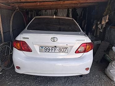 transit satış: Toyota Corolla sedan - Korpus: 4 qapılı sedan, ağ rəng - Nəsil — 1