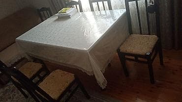 İşlənmiş, Masa və oturacaqlar