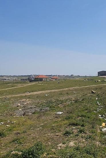 Konteynerlər: Mühəndis İnstitutundan Novxanı yeni salınmış yolun kənarında — 3