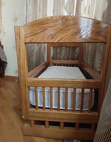 Taxta beşik – matrastla birlikdə - Material: tam ağac (laklı səth) — 3