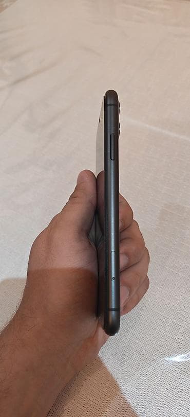 IPhone 11, 128 GB, Qara, Face ID — 4