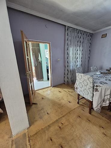 xirdalanda ev: TƏCİLİ SATILIR! Xırdalanda 9sotun içərisində ev satılır, əlavə olaraq — 4