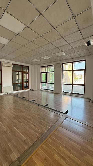 28 May metrosunun yaxınlığı, AF biznes mərkəzinin 6-cı mərtəbəsində