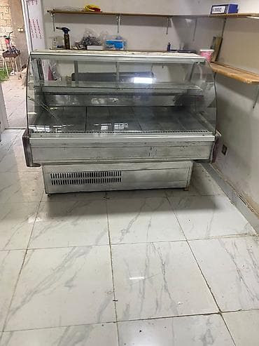 Avadanlığın icarəsi: Vitrin soyuducu əla vəzyətdə 1.50 uzunluğu — 1