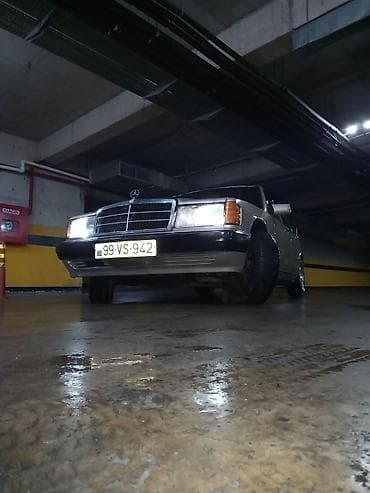mercede c 250: Barter maraqldir - Kuzov: 4 qapılı sedan, gümüşü rəng - Mühərrik: ön — 6