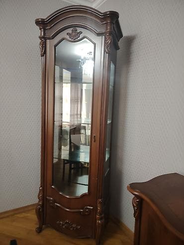 ceviz: Klassik üslubda qonaq otağı üçün vitrin 3və bufet-dresuar dəsti.3 lu — 3