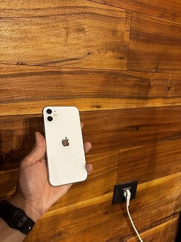 2 əl telefonlar: IPhone 11, 128 GB, Gümüşü, Simsiz şarj — 10