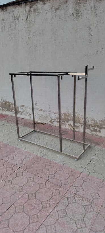 вешалка для брюк и рубашек напольная: Metal konstruksiyalı bu paltar asqısı, mağazalar, butiklər və ya — 2