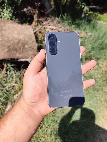 Samsung Galaxy A56 5G, 128 GB, rəng - Qara, Sensor, Barmaq izi, Simsiz şarj