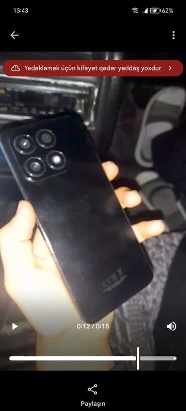 Qara rəngdə smartfon - Korpus: parlaq qara arxa panel, küncləri lalafo.az -da Qara rəngdə smartfon - Korpus: parlaq qara arxa panel, küncləri