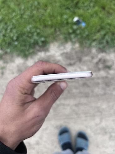 iphone 7 aux: IPhone 8, 64 GB, Qızılı, Qırıq — 7