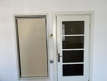 Ofis oturacaqları: Ofis üçün hazır mebel dəsti Tərkibi: - 2 ədəd iş masası (taxta — 6