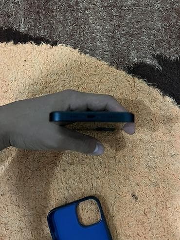 IPhone 13, 128 GB, Qara, Face ID — 8