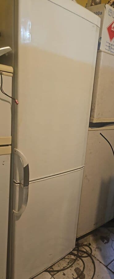 2 qapılı Soyuducu Satılır, rəng - Ağ