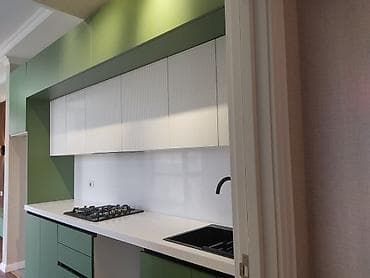 apşipka taxta: Mətbəx mebeli və TV stendi – müasir dizayn - Üslub: modern, şaquli — 3