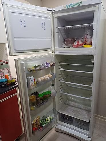 aptek soyuducusu: 2 qapılı Indesit Soyuducu Satılır, rəng - Ağ — 3