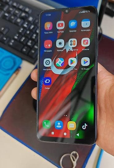 tap az radiatorlar: Yaddaw 64 Smartfon – qara rəng, dairəvi kamera modullu arxa panel — 5