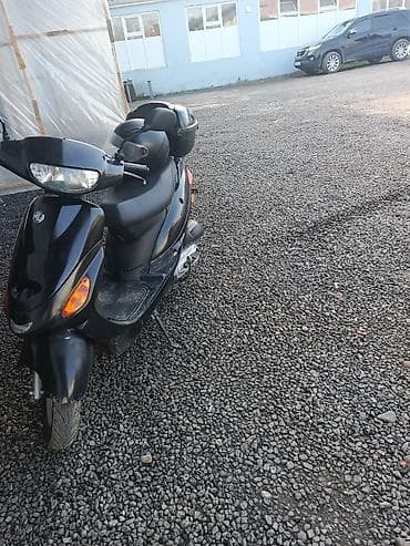 Qara rəngli şəhər skuter - Rəng: qara - Kuzov tipi: şəhər