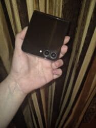 samsung 9s: Samsung Galaxy Z Flip 5, 256 GB, rəng - Qara — 2