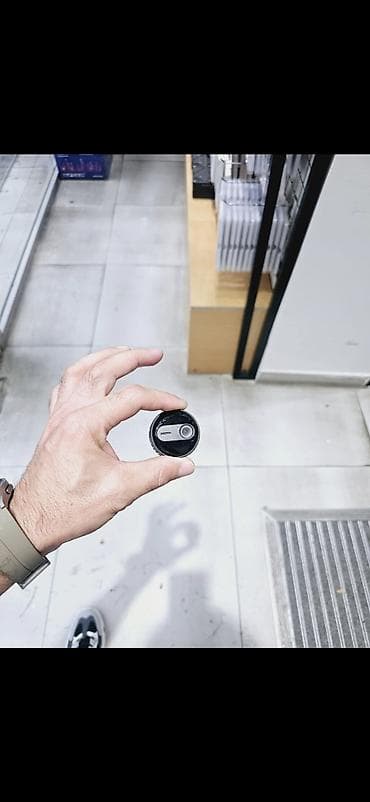 Mini GPS izləyici/anti-itirmə cihazı - Kompakt dairəvi korpus, bir — 1