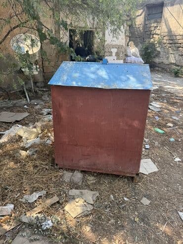 itlər ucuz: Metal it dalağı, dörd künclü quruluşa malikdir və damı yüngül şəkildə — 3