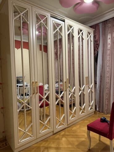 Masalar və oturacaqlar: Yeni, Açılan, 6 qapı Düz dolab, Qarderob, paltar dolabı — 4