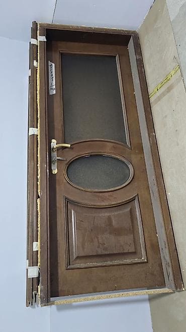Məhsul: Taxta giriş/qapı dəsti Təsvir: - Material: taxta (qəhvəyi