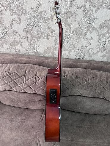 Klassik gitaralar: Elektro-klasik gitara - Korpus: klassik forma, qırmızı-bordo rəngli — 1