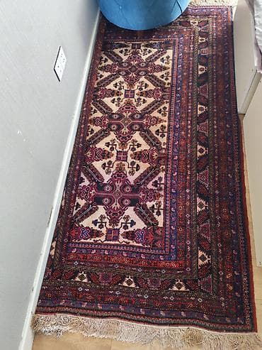 Ağ gul xalça qedimidi