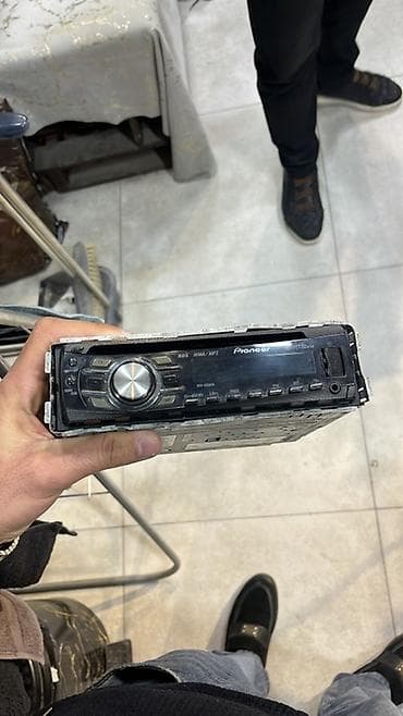 Maqnitol, Pioneer, AUX