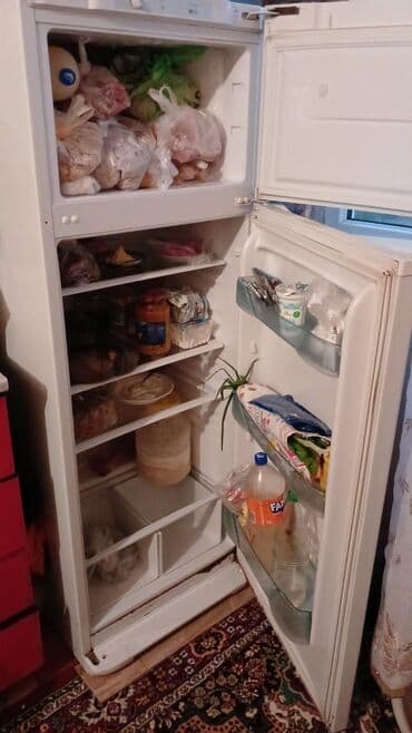 ikinci el qaz pecleri: Soyuducu evden satis. Tam işləkdir. Qiymet 180 azn. Unvan Hovsan — 3