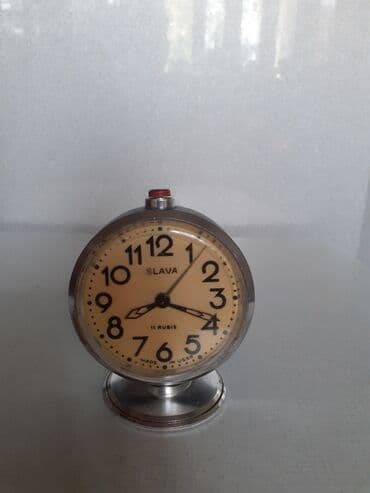 ayaq ustu saat: Masaüstü Mexaniki Əntiq saat 1976 il — 2