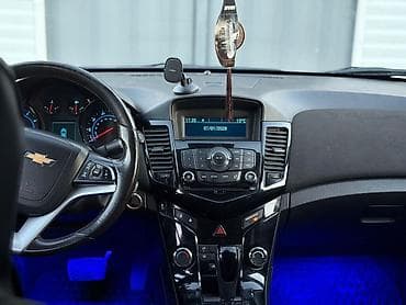 07 fara: Chevrolet Cruze: 1.4 l | 2013 il 224 km Sedan — 3