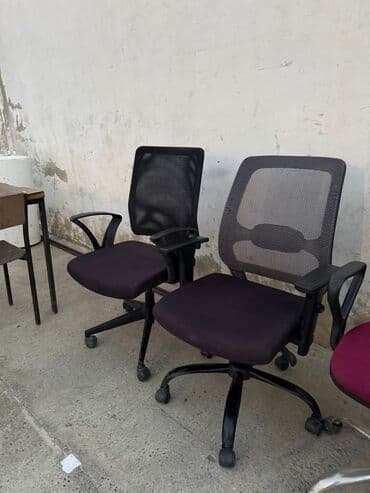 кресло для компьютера: Б/у, С колесиками — 1